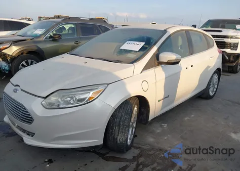 2013 Ford Focus Electric z USA, uszkodzony, nr VIN 1FADP3R42DL126018